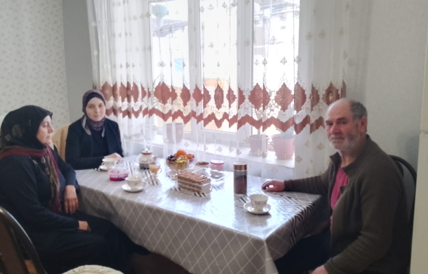 Работники Минтруда Дагестана в Ботлихском районе в День 35-й годовщины вывода